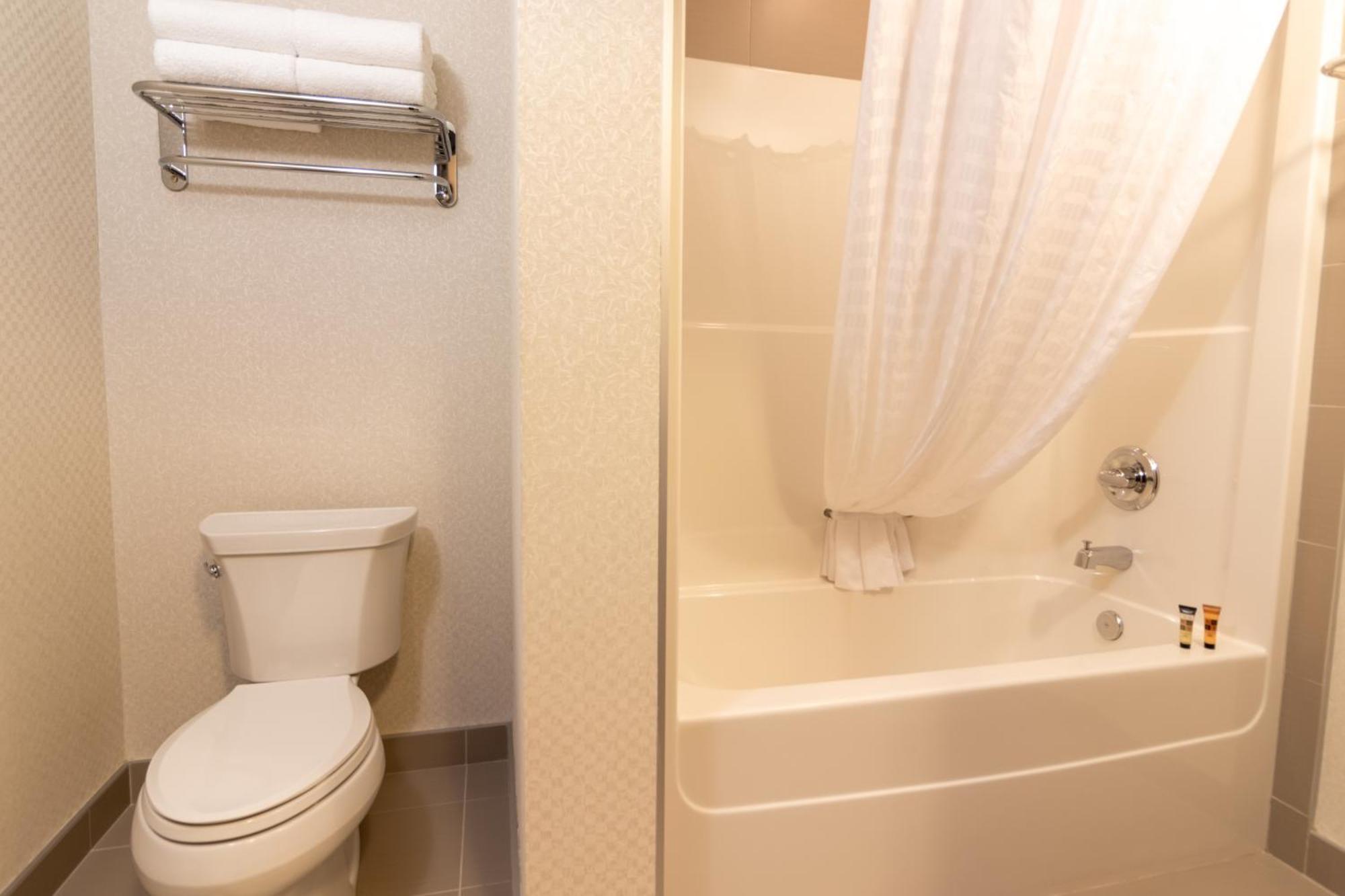 Kanata Hotel 3*